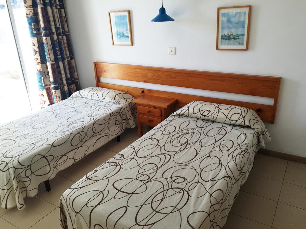 Apartamentos Ar Lotus Blanes Habitación foto